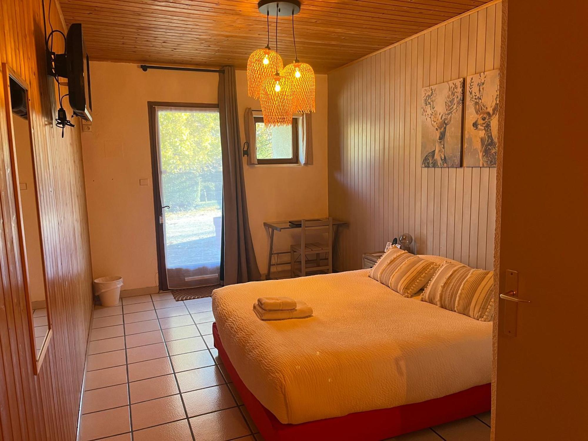 Logis Le Chalet Saint-Maurice-en-Trieves Exterior photo