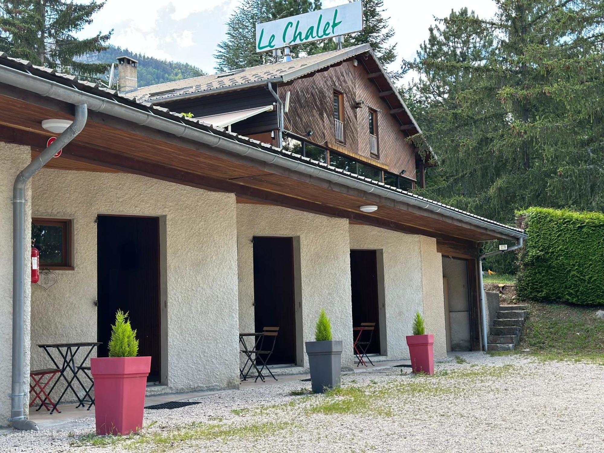 Logis Le Chalet Saint-Maurice-en-Trieves Exterior photo
