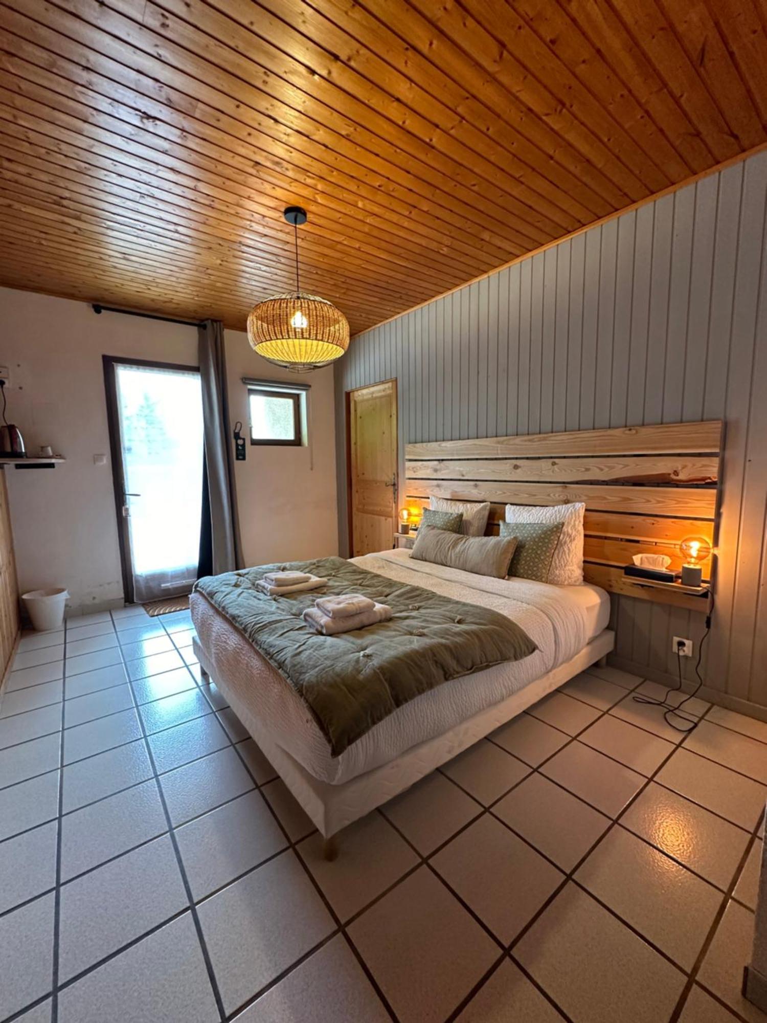 Logis Le Chalet Saint-Maurice-en-Trieves Exterior photo